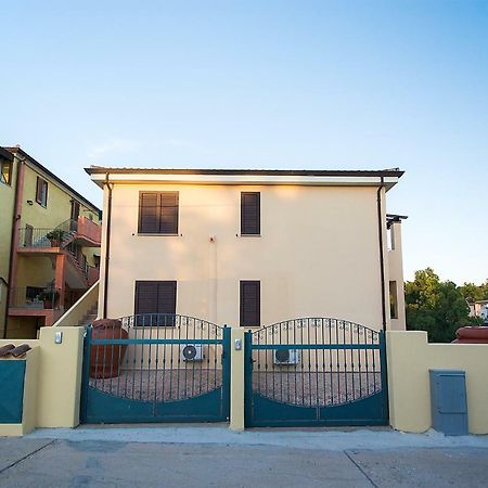 Appartamenti Sole Di Sardegna Cala Liberotto Eksteriør billede