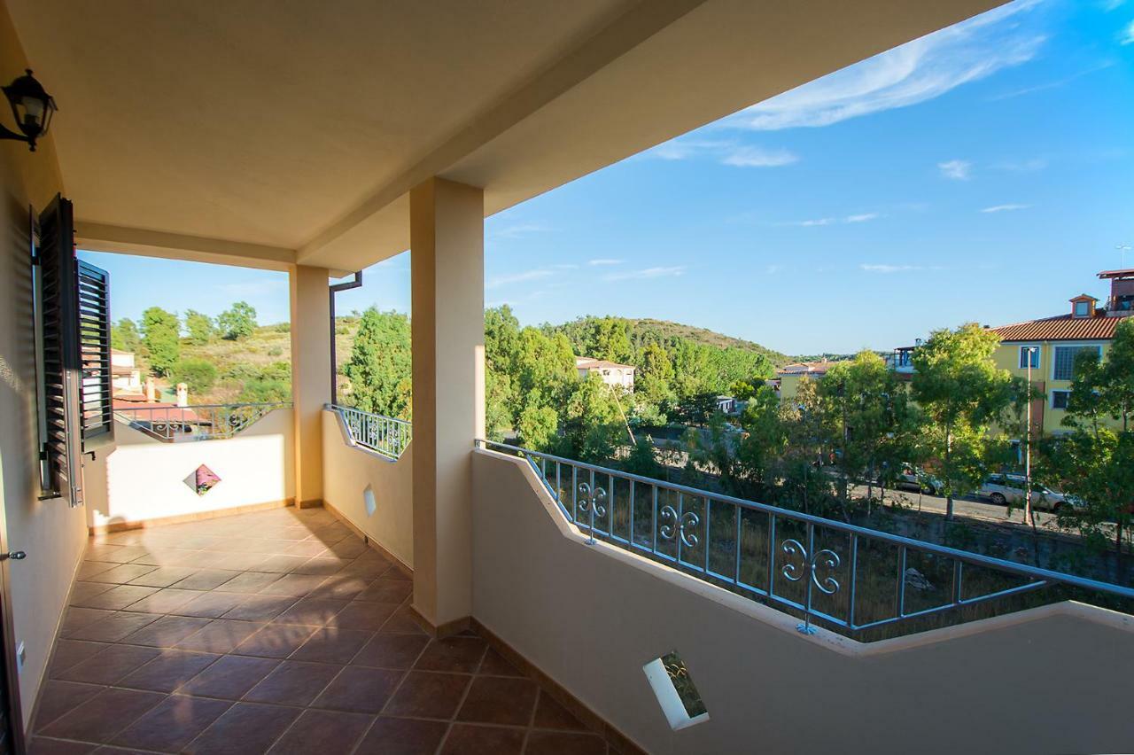 Appartamenti Sole Di Sardegna Cala Liberotto Eksteriør billede